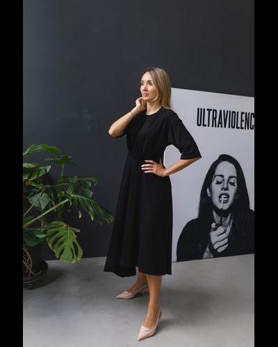 Платье-футболка с асимметричным подолом  (черный)