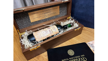 3029 Шкатулка для вина из массива ореха. Изготовление на заказ.