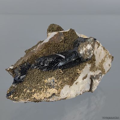 Вивианит, сидерит, молочный кварц. Светлинское (Au) месторождение. Россия. 65*35*42мм