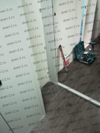 Решетка в подъезд для кладовой