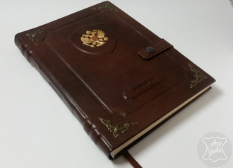 Ежедневник А4 из натуральной кожи с гербом РФ