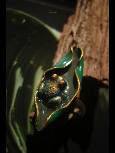 "После дождя", необычное кольцо с тропической лягушкой