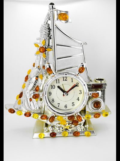 Часы "Парусник"