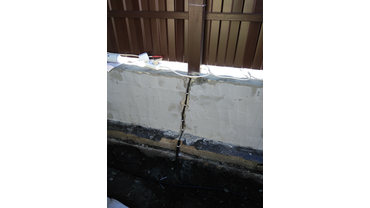 Установка камер видеонаблюдения с разрешением 4 мп 4К. Прокладка в трубах ПНД под газоном.