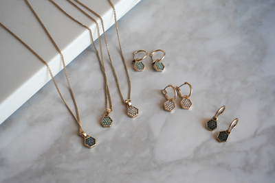 Серьги  с кристаллами темно-синего цвета A&C (Норвегия)