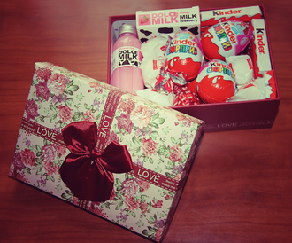 Коробка киндеров с мылом и гелем Dolce Milk