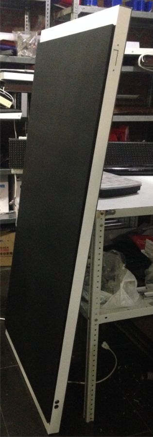 Светодиодный экран в корпусе из алюмокомпозитного материала.