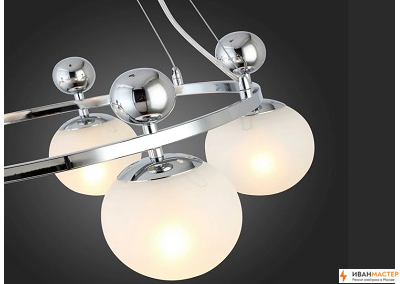 Установка подвесной люстры на потолке на даче ИВАНМАСТЕР