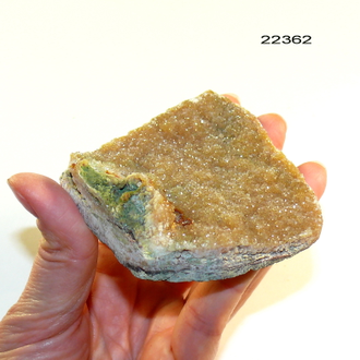Квацево-халцедоновая щетка природная (необработанная) арт.22362: 102г - 68*65*56*16мм