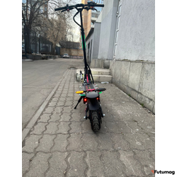 ЭЛЕКТРОСАМОКАТ Currus M10 2022 года с демфером