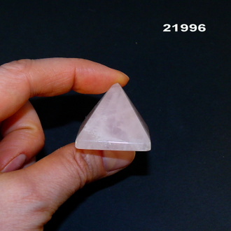 Розовый кварц натуральный (пирамида) арт.21996: 26,1г - 30*30*25мм