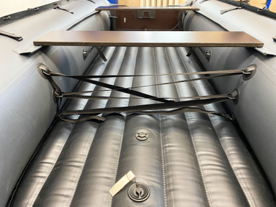 Моторная лодка ДИКИЙ 380 НДНД серый растяжка