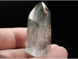 Кварц горный хрусталь с фантомами и хлоритом, кристалл полированный, Бразилия (43*28*20 мм, 33 г) №36855