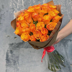 35 рыжих роз