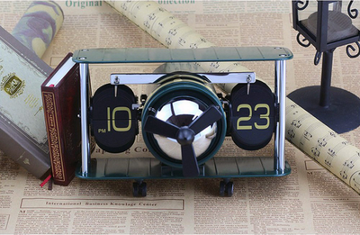 Перекидные часы-самолёт