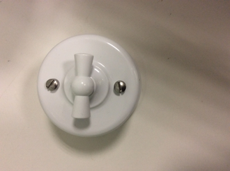 Ретро выключатель пластиковый поворотный белый (Бирони)