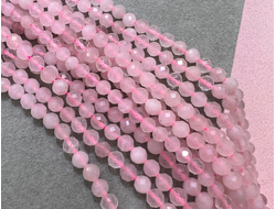 Розовый кварц грань 4,5мм нить 38см