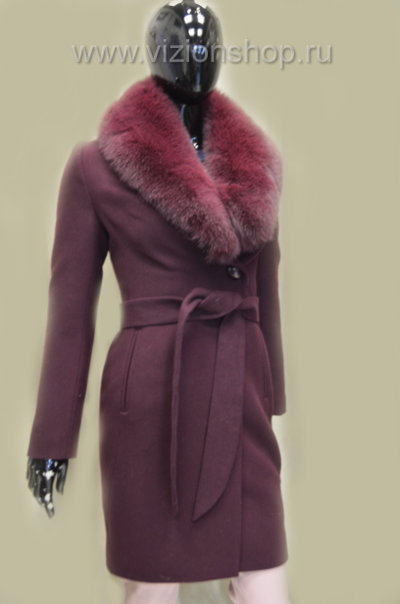 Пальто зимнее женское бордового цвета