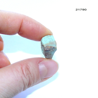 Бирюза натуральная (необработанная) Казахстан арт.21790: 2,8г - 13*14*8мм