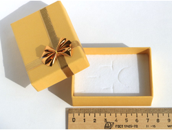 Футляр картонный с лентой на крышке 75*52*28 мм №10680