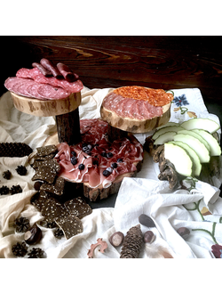 подставка из спила дерева, деревянные подставки, банкетная подставка, спилы деревьев, витрина спилов