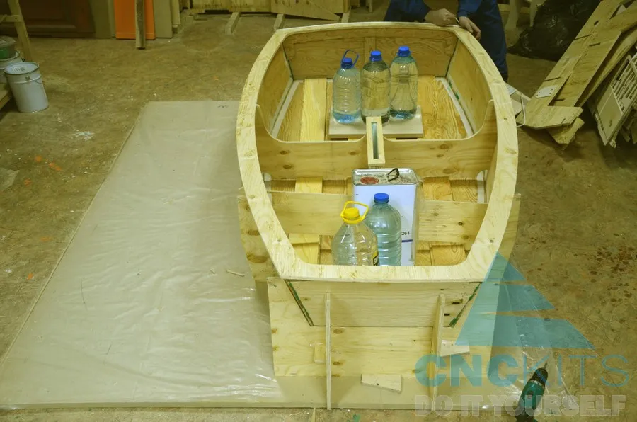Сборка корпуса яхты Оптимист Фото 12