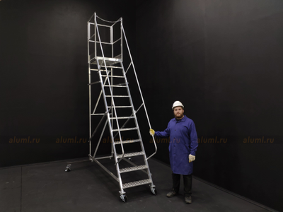 Лестница с площадкой ЛС, лестница с платформой, площадка передвижная, вышка-стремянка, стремянка пед