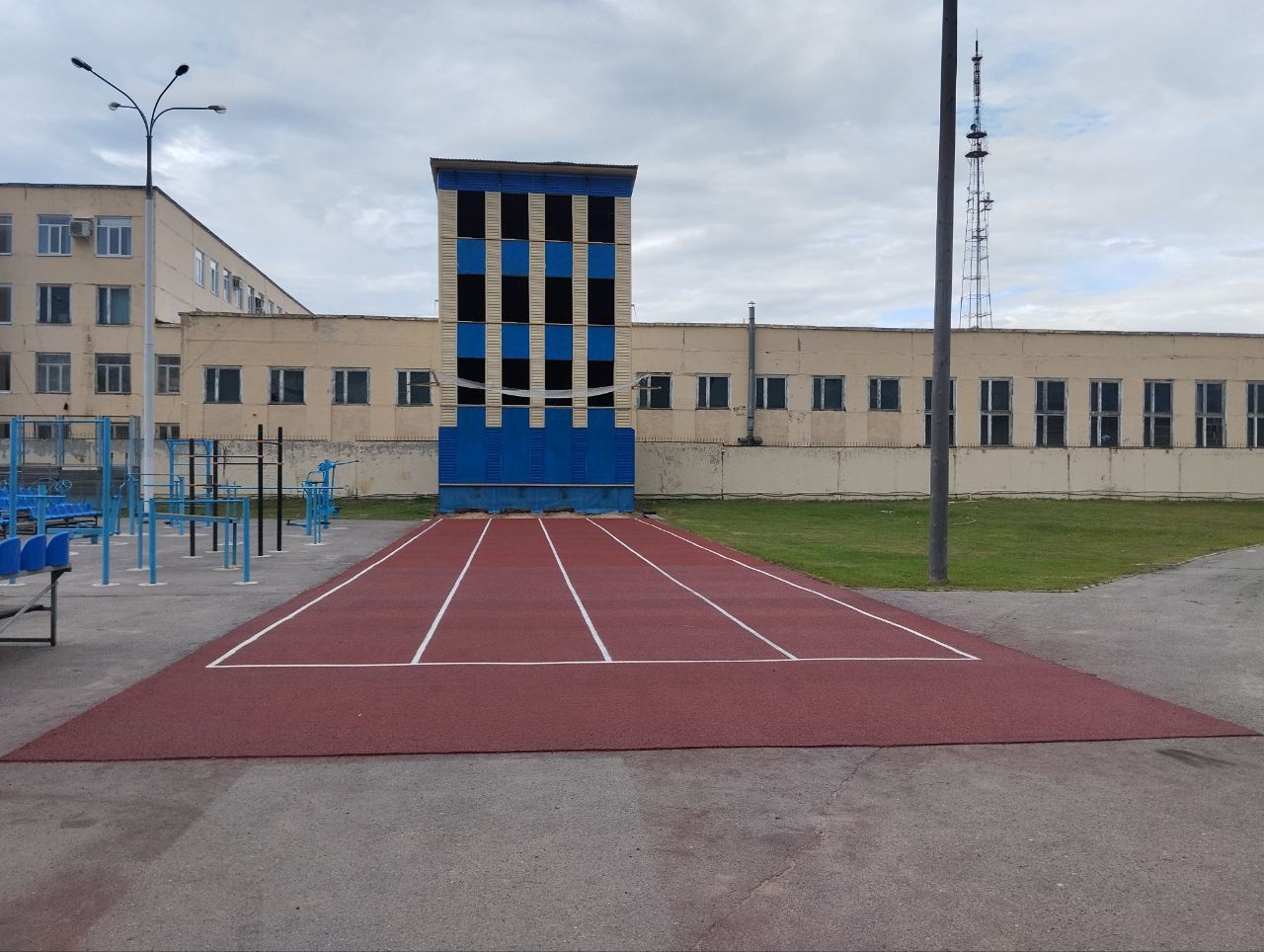 Бесшовное резоновое покрытие на стадионе Дружба г. Йошкар-Ола