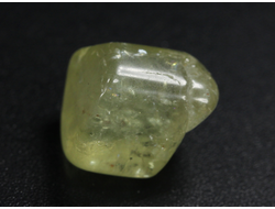 Апатит золотистый, зеленый, галтовка, Мексика (12*11*11 мм, 2,9 г) №28507