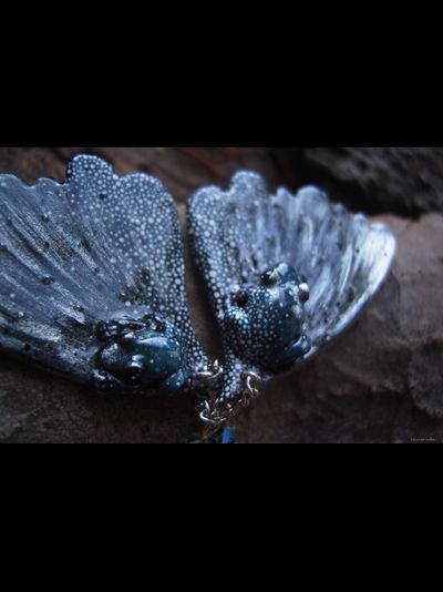 Серьги-крылышки с лягушками "Порхающие в туманном лесу"