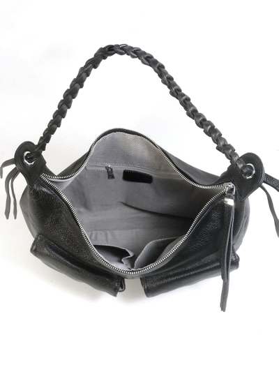 (АРТИКУЛ: 10130/1/5) СУМКА СРЕДНЕГО РАЗМЕРА, НАТУРАЛЬНАЯ КОЖА, ЧЕРНАЯ, С НАКЛАДНЫМИ КАРМАНАМИ, РУЧКА ЧЕРЕЗ ПЛЕЧО