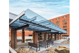 Стеклянные навесы и козырьки