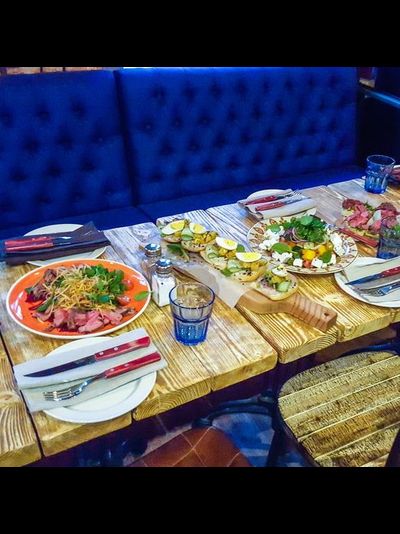 мебель для отелей - столы и журнальные столики из массива