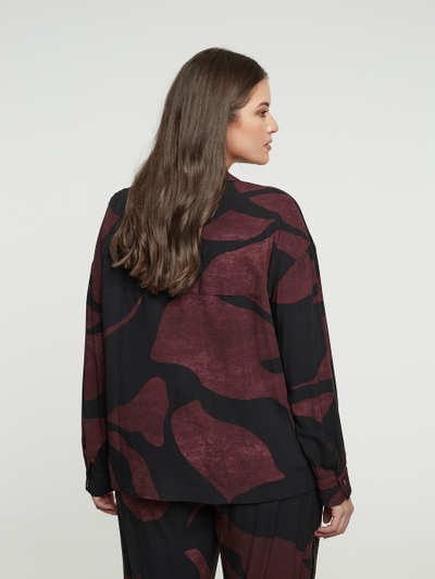 Рубашка с абстрактным принтом