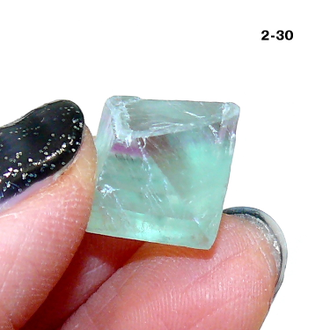 Флюорит натуральный (кристалл) №2-30: 2,9г - 16*16*16мм