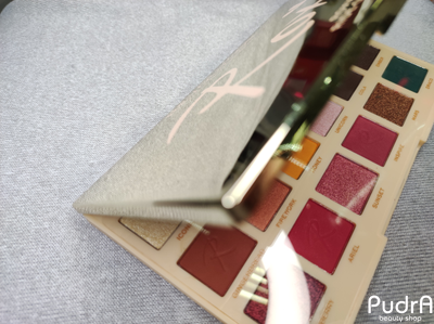 Makeup Revolution Палетка теней Roxi Roxxsaurus Ride or Die Palette