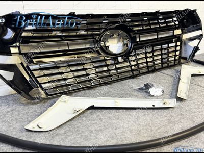 Решетка Toyota Land Cruiser 200 LOUNGE 21 черная АНТИХРОМ