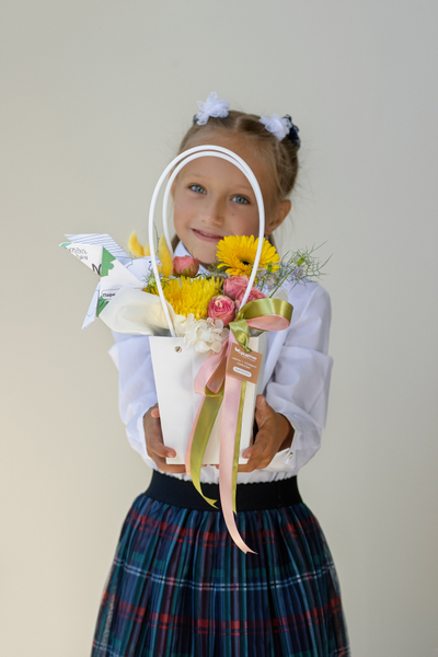 Цветочная композиция учителю / воспитателю № 862