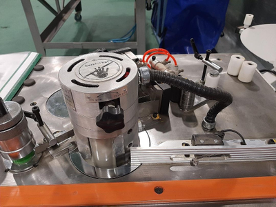 Кромкооблицовочный станок с ручной подачей WoodTec VECTOR NEW (Общая мощность: 2,5 кВт  Вес: 180 кг)