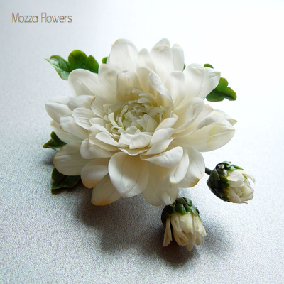 Заколка/брошь "Белая хризантема".