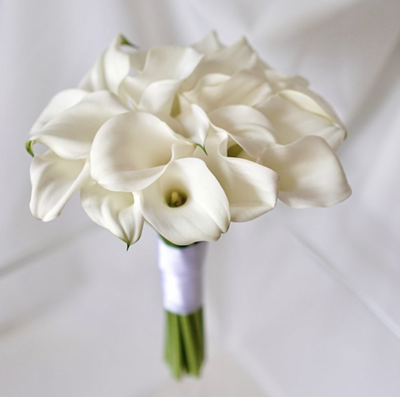 Букет невесты  из 25 белых калл