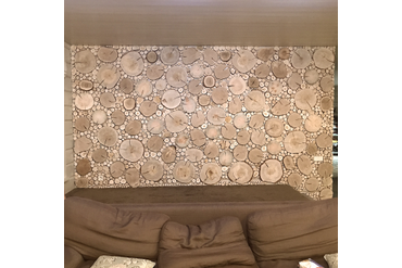 Оформление спилами стены на даче. Работа spilcenter.com