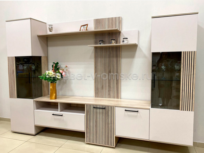 Гостиная Кейтлин