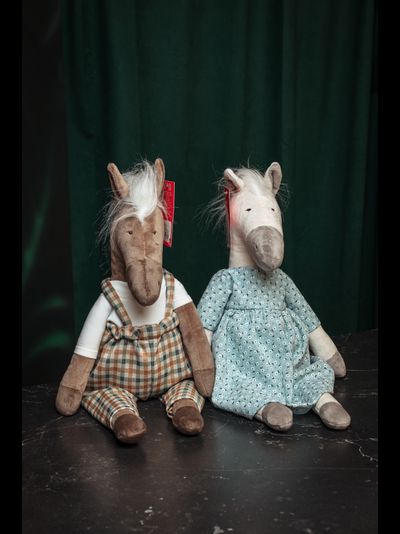 Плюшевая лошадь