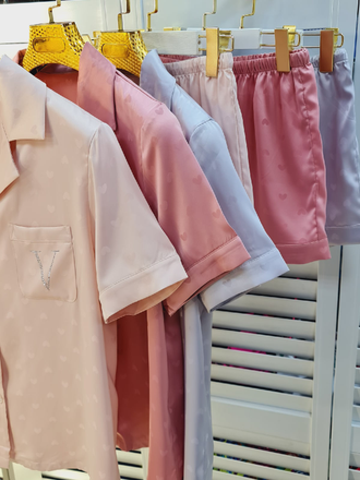 Домашняя одежда Виктория Сикрет с сердечками цвет кремовый