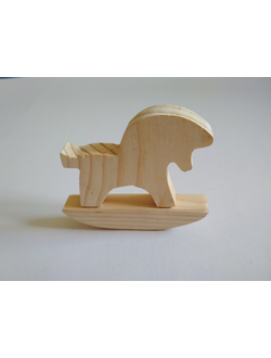 Лошадка деревянная.