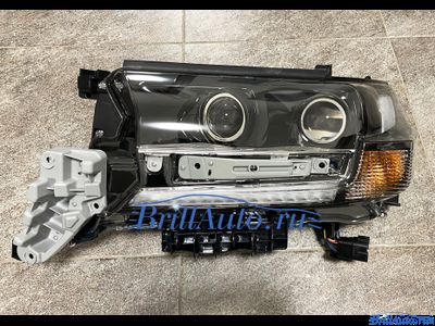 Фары Toyota Land Cruiser 200 черные Executive, БЕГАЮЩИЙ ПОВОРОТНИК
