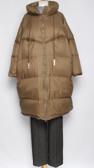 Пуховик дутый "Стропы" удлинённый бежевый до р.54