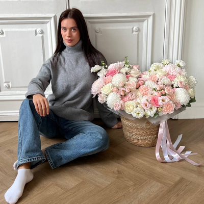 ПЛЕТЁНАЯ КОРЗИНА С ЦВЕТАМИ №2