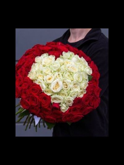 Сердце из 101 розы